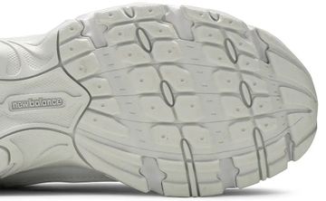 Foto do produto Tênis New Balance 530 White Silver