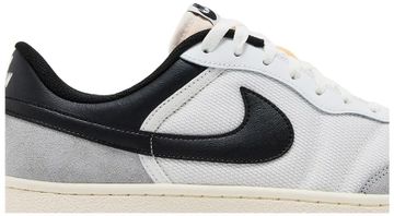 Foto do produto Tênis Air Jordan Skyline Low Summit White