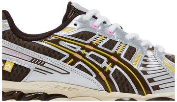 Foto do produto Tênis Asics VANDYTHEPINK x Gel Kayano 12.1 Chocolate