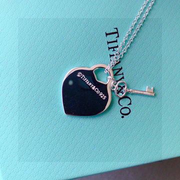 Foto do produto Colar Tiffany Heart Tag with Key Pendant in Silver