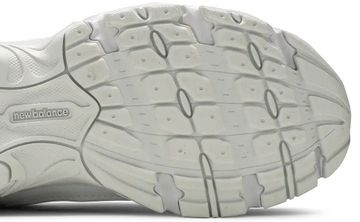 Foto do produto Tênis New Balance 530 White Silver Metallic