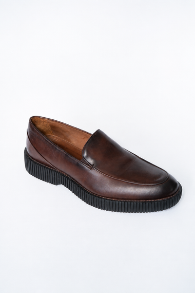 Mocassim Masculino de Couro Tabaco com Solado Tratorado