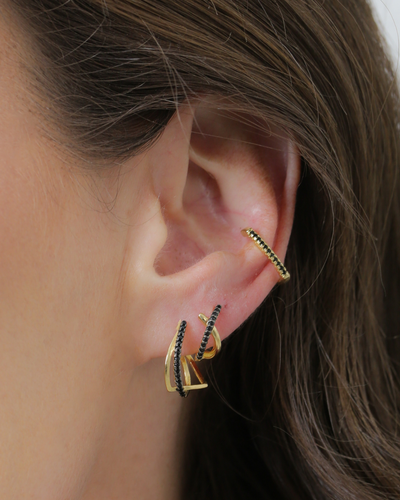 Piercing fake fininho cravejado com zircônias negras