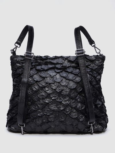 BOLSA-MOCHILA CUMBARU COURO PIRARUCU PRETO