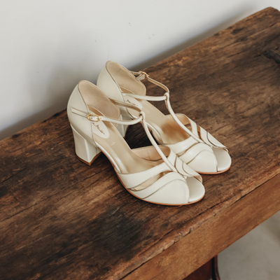 Sandália Luna - Off-White | salto grosso 6.5cm