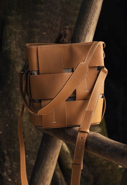 Bolsa Balde Maxi Tressê Caramelo