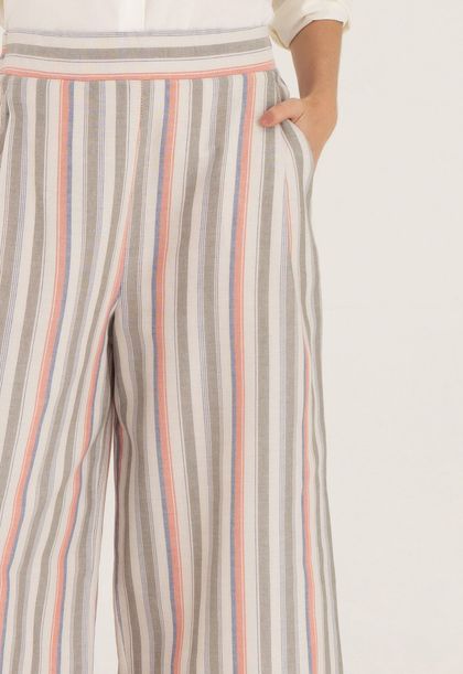 Calça Pantacourt Listras