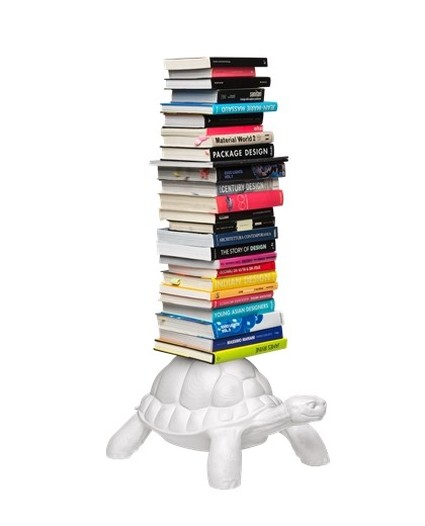 Turtle Carry Bookcase | Qeeboo