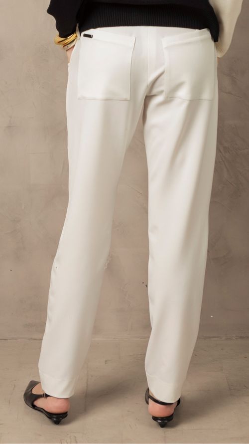 CALÇA RETA BOLSO ASSIMETRICO