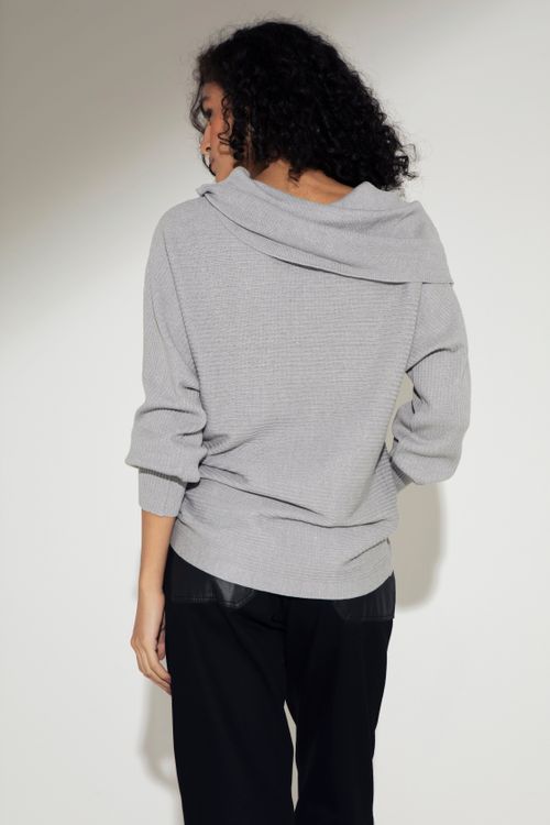 TRICOT CANELADO MAX GOLA CINZA CLARO