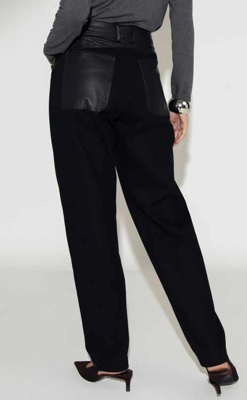 CALÇA SARJA COURO