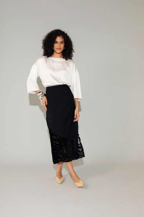 BLUSA CETIM DECOTE COSTAS OFF WHITE