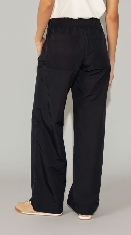 CALÇA RETA MEMORY PRETO