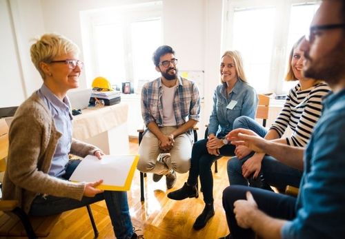 Qual a diferença entre os grupos de Alto Impacto e os Grupos de Mindful Eating?