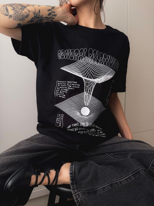 Camiseta Relativity - Preta