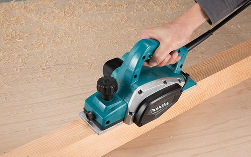 Plaina elétrica 82mm M1902B 220v Makita