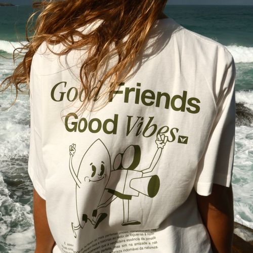 Good Friends Branca / T-Shirt