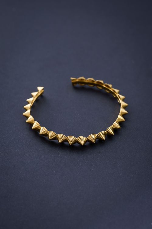 BRACELETE PIRÂMIDE