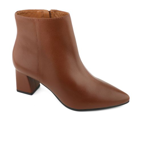 Bota de couro feminina marrom com salto bloco e cano curto 