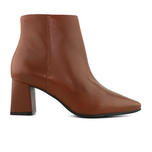 Bota de couro feminina marrom com salto bloco e cano curto 