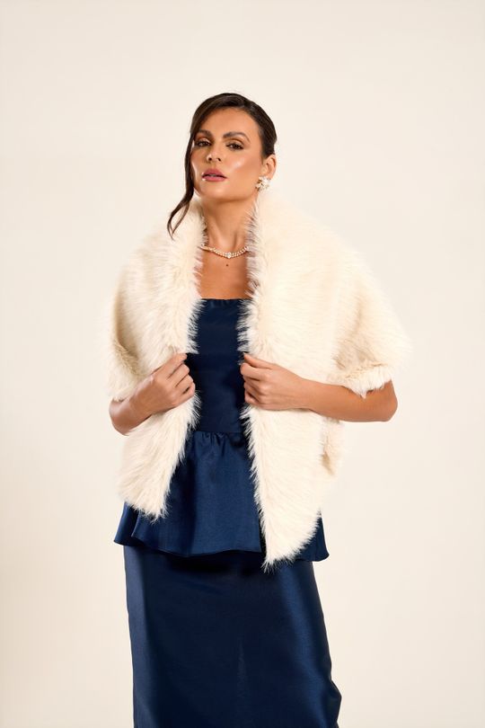 Foto do produto Estola Off White Peluciada 
