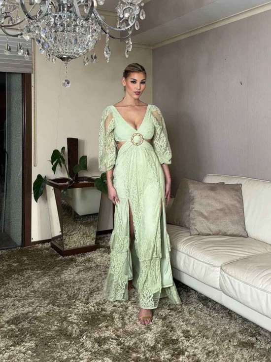 Vestido em Renda com Manga Longa Bufante Verde