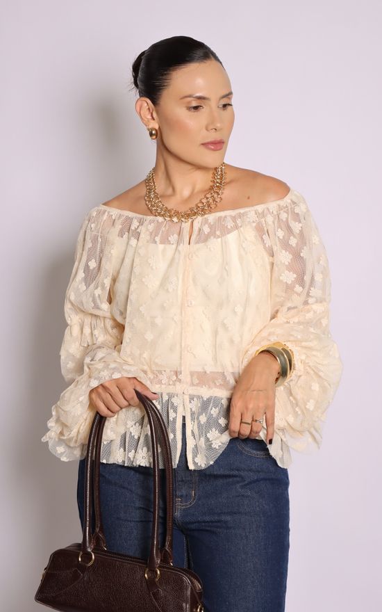 Blusa em Renda Transparente Off 