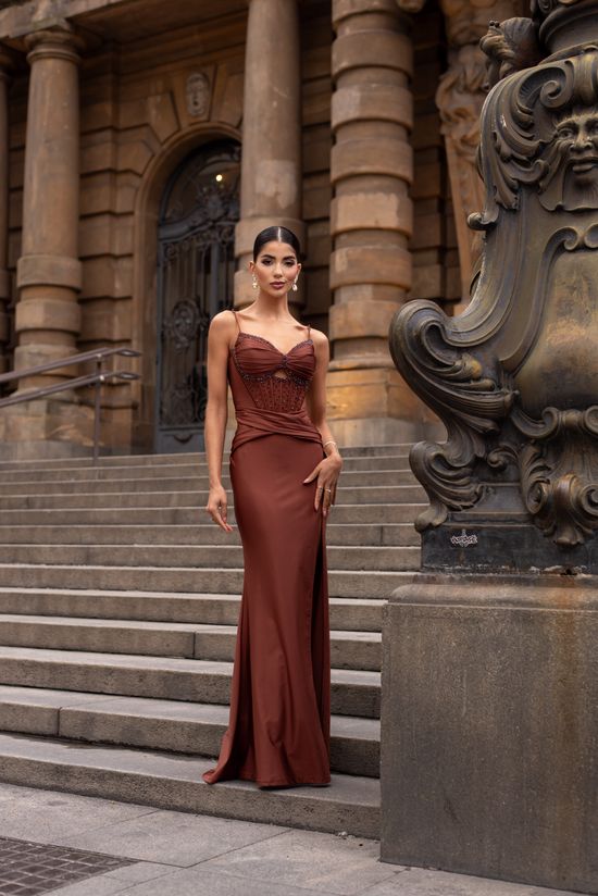 Vestido Longo Nyelis Marrom 