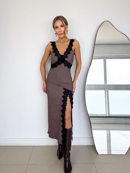 Vestido Fenda Com Renda Xadrez