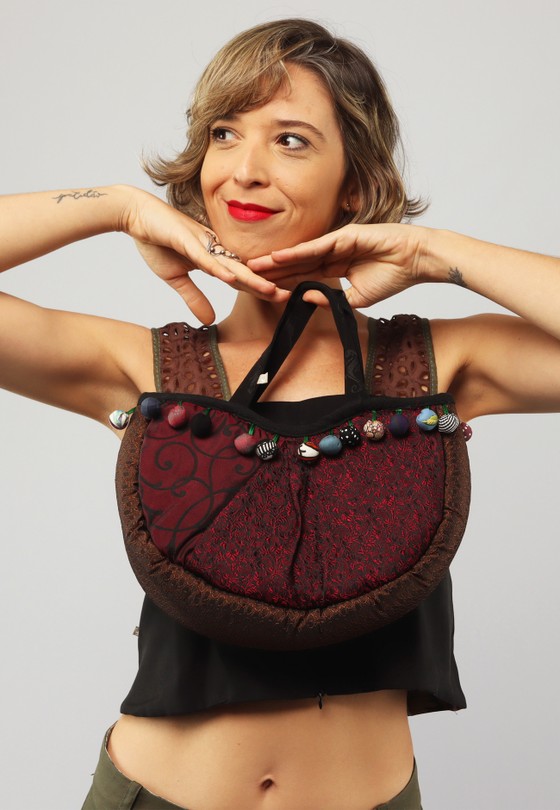 Cavalera e sua coleção de bolsas upcycle