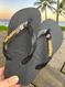 Havaianas Top Preto + Escrita Dourada + Flor Cerejeira