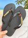 Havaianas Top Preta + Escrita Dourada + Cereja 
