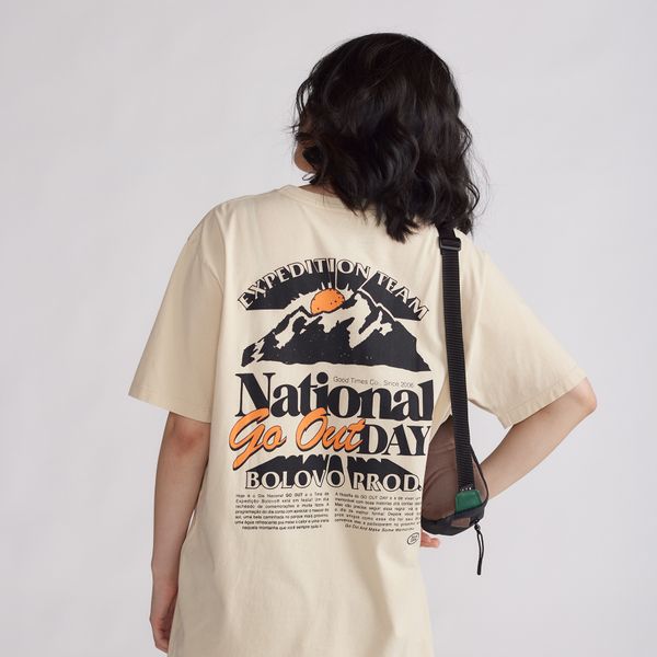 Camiseta National Day Bege