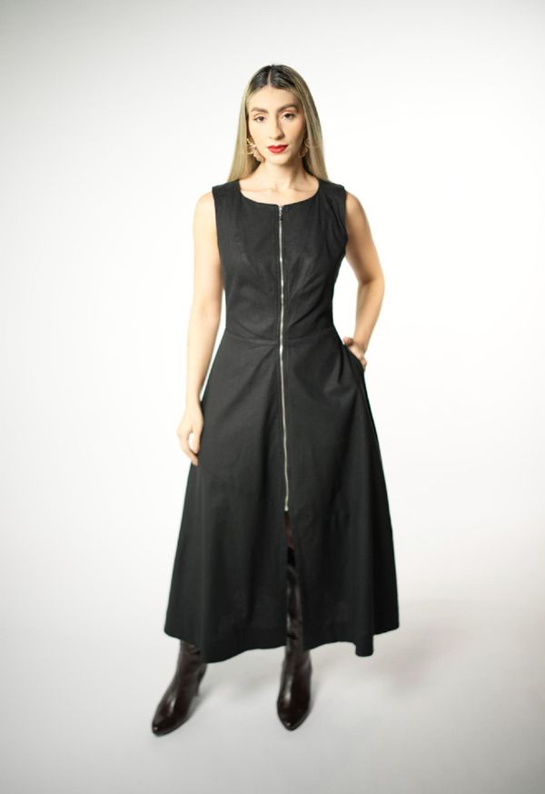 Foto do produto VESTIDO MIDI 050NOBRE