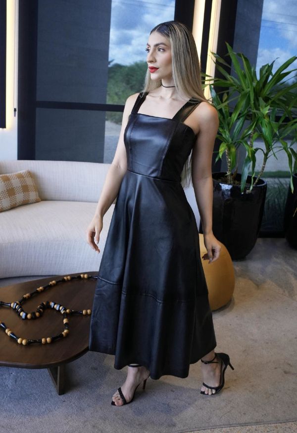 Foto do produto VESTIDO MIDI 095NOBRE