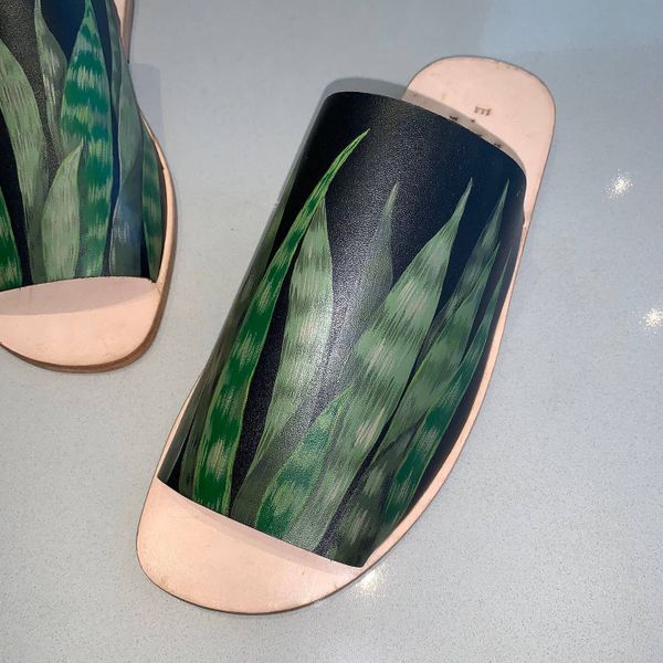 Chinelo Itália Mia Arte Salve Mariana Effting Preto