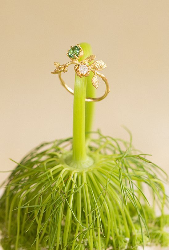 Foto do produto anel magnólia happiness diamante e turmalina verde