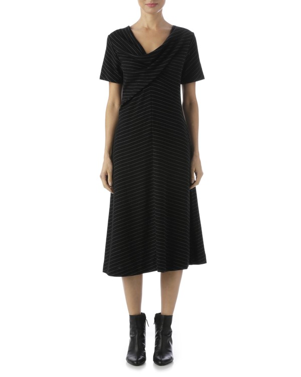 Foto do produto vestido decote drapeado preto