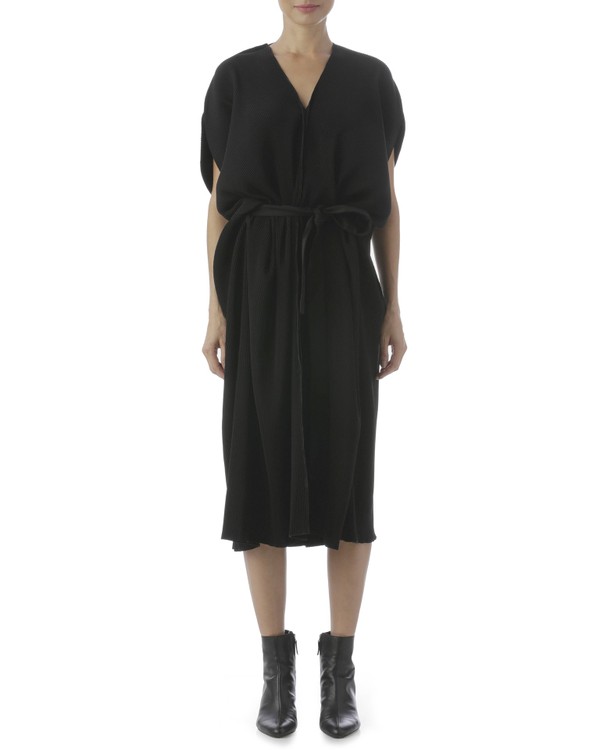 Foto do produto vestido plissado avental com amarração preto