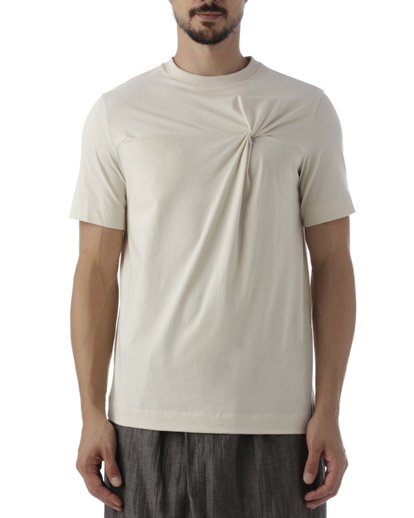 Foto do produto camiseta torção bolso Nando off white