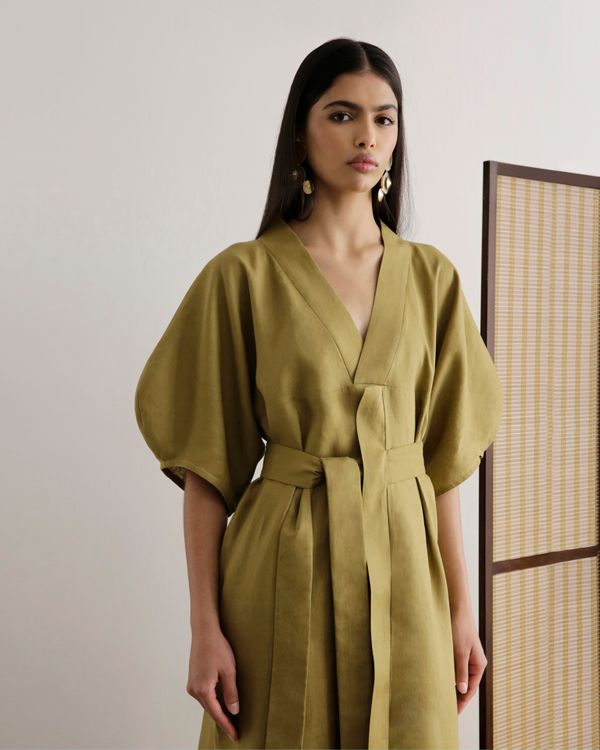 Foto do produto Vestido Quimono em Linho Verde-oliva