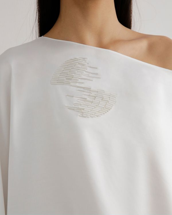 Foto do produto Blusa Retângulo Bordado Branco
