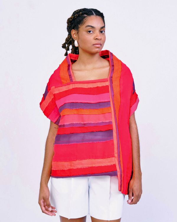 Foto do produto Blusa Ourelas Vermelho