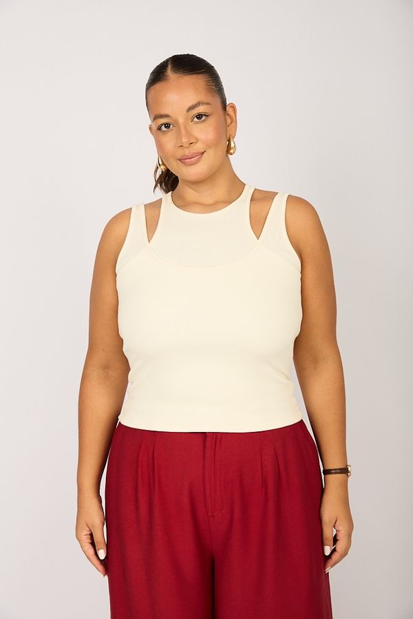 Foto do produto REGATA SKIN - OFF WHITE