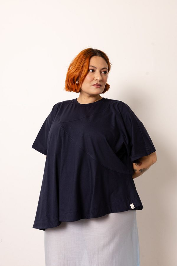 Foto do produto T-SHIRT VERSO - AZUL PROFUNDO