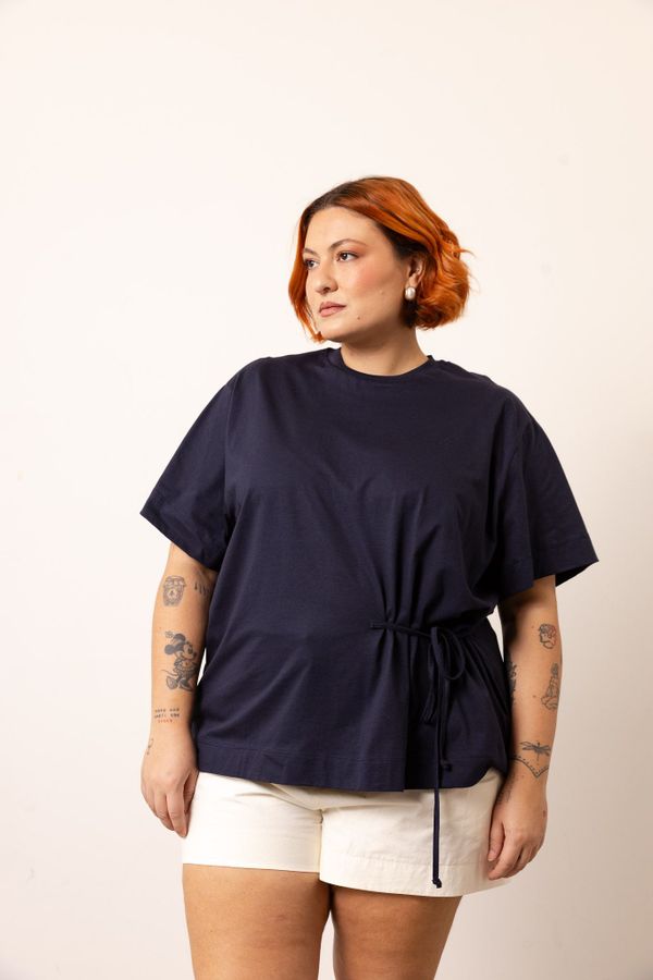 Foto do produto T-SHIRT CARAÍVA - AZUL PROFUNDO