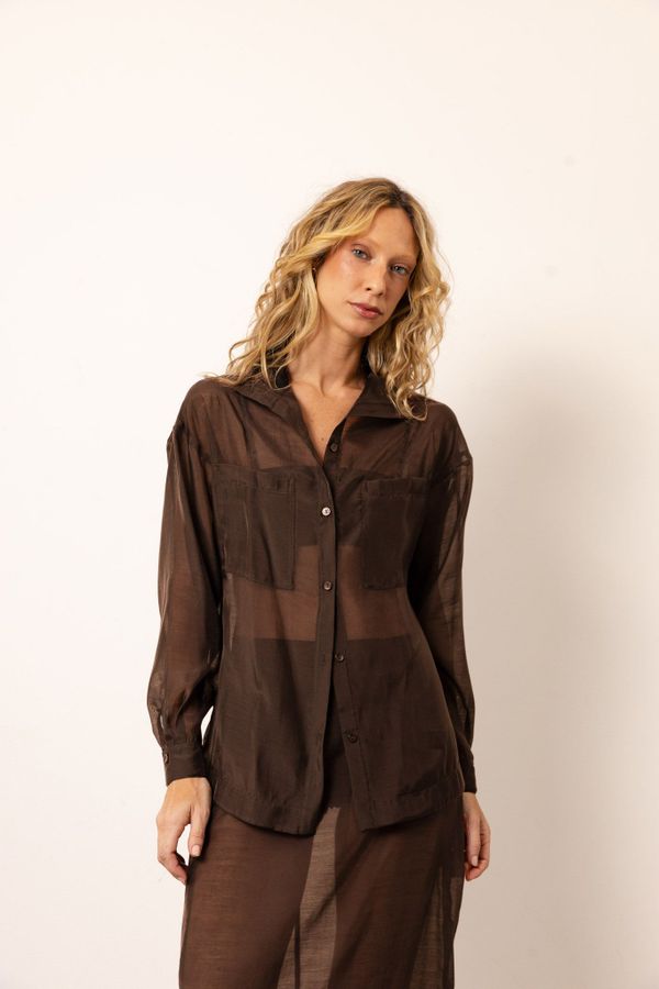 Foto do produto CAMISA ORGANZA AURA - CHOCOLATE