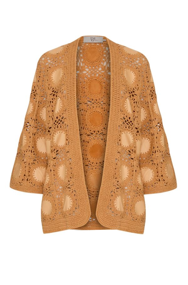 Foto do produto KIMONO FLORA BORDADO COURO