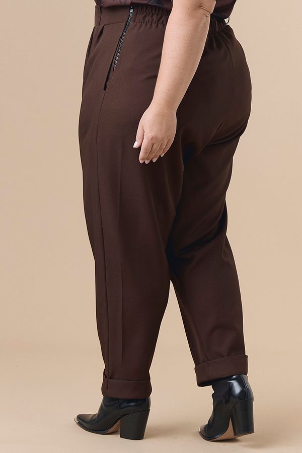 Foto do produto CALÇA ALFAIATARIA MARROM