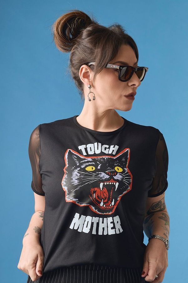 Foto do produto T-SHIRT PRETA MANGA TULE - GATO BRABO